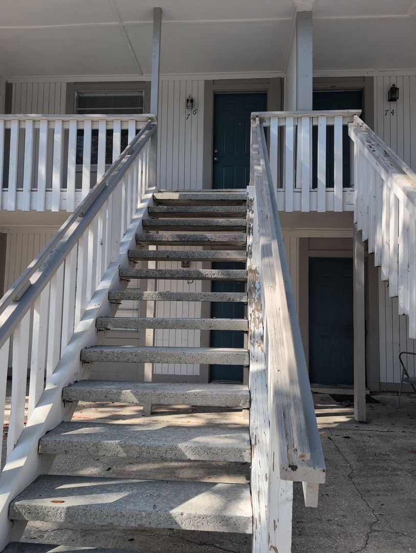 Jacksonville Apartment: 9701 Old Baymeadows Rd