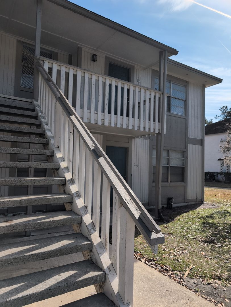 Jacksonville Apartment: 9701 Old Baymeadows Rd