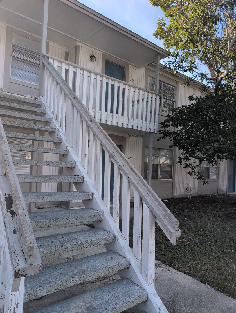 Jacksonville Apartment: 9701 Old Baymeadows Rd