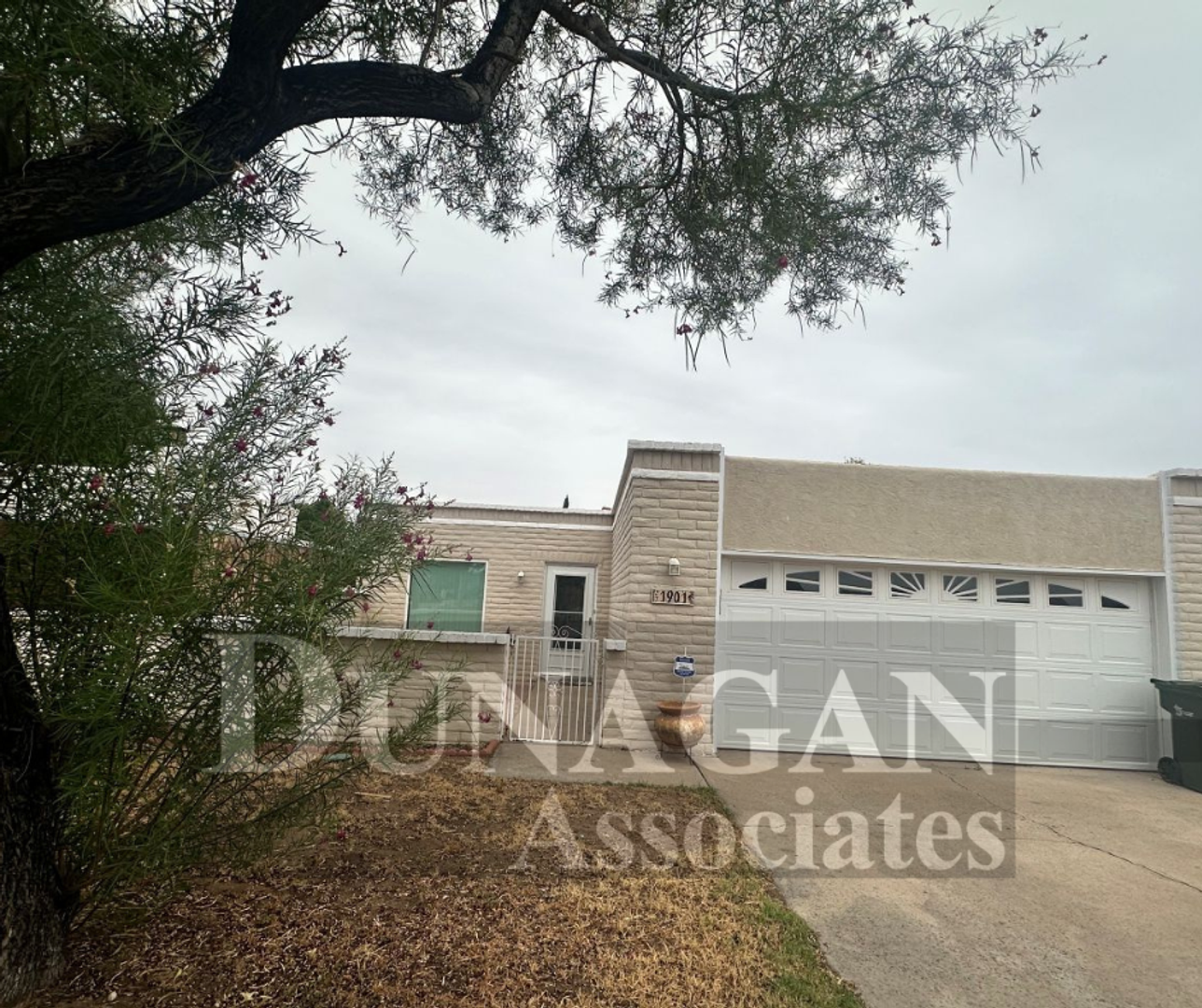 Carlsbad House: 1901 Callaway Dr