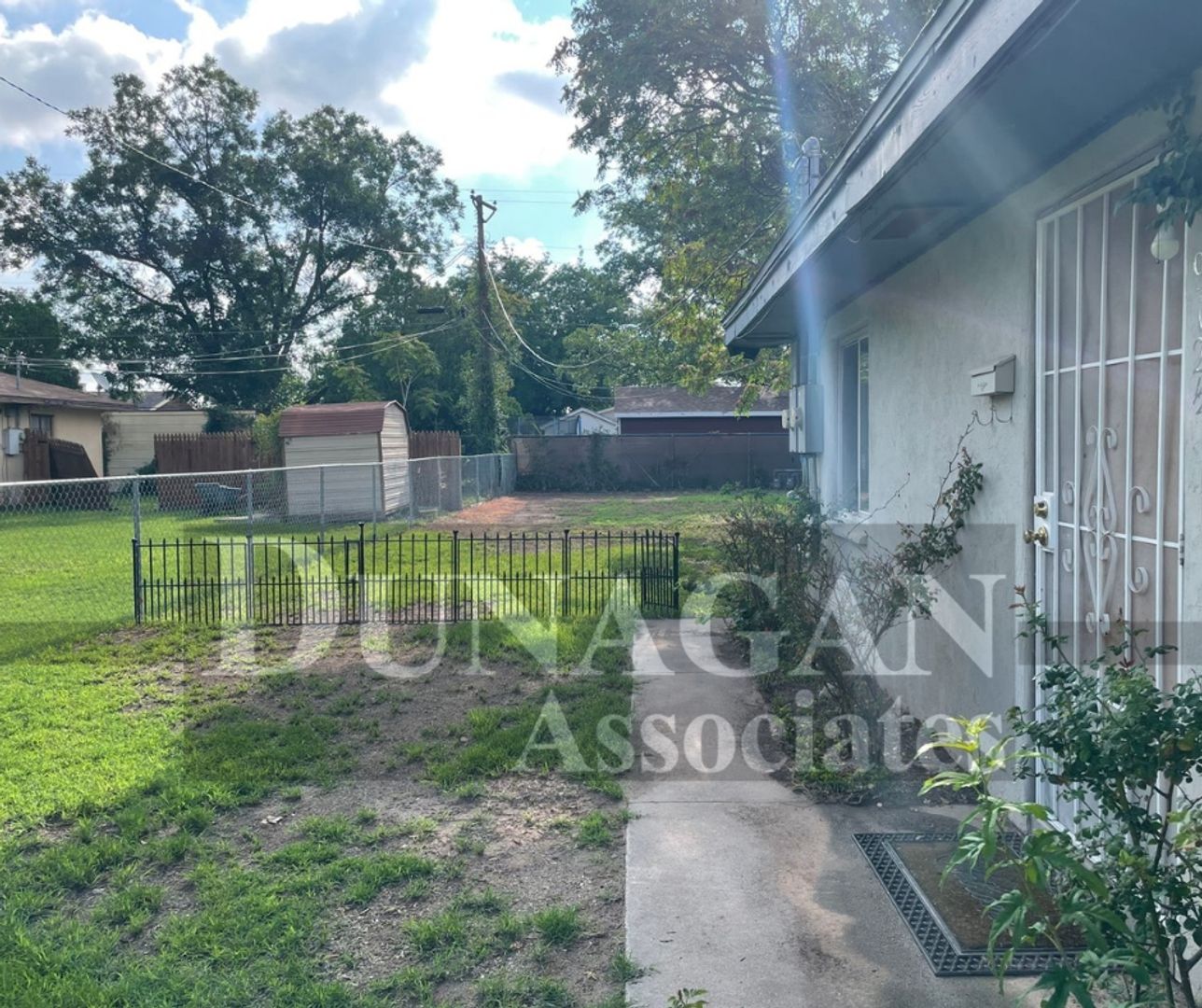 Carlsbad Apartment: 912 Franklin St