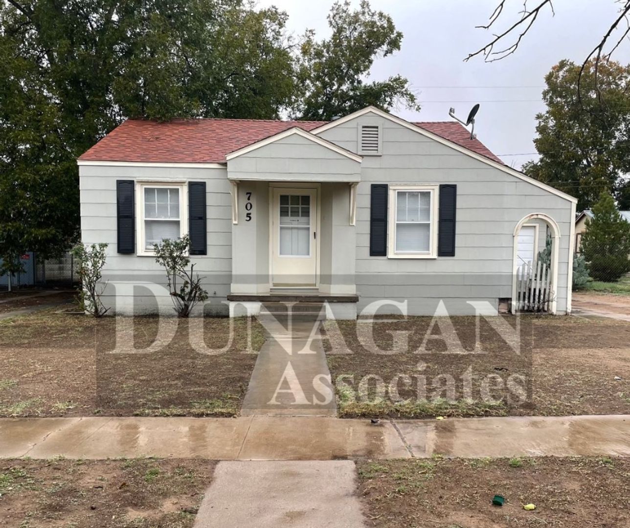 Carlsbad House: 705 N. Elm St