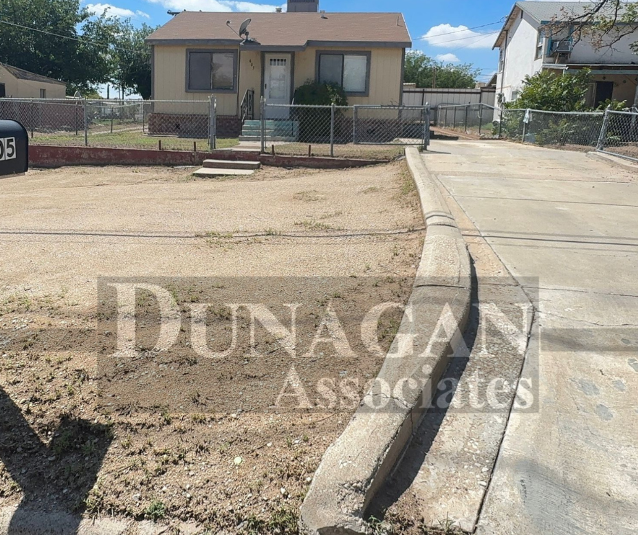 Carlsbad House: 405 S. Walnut St