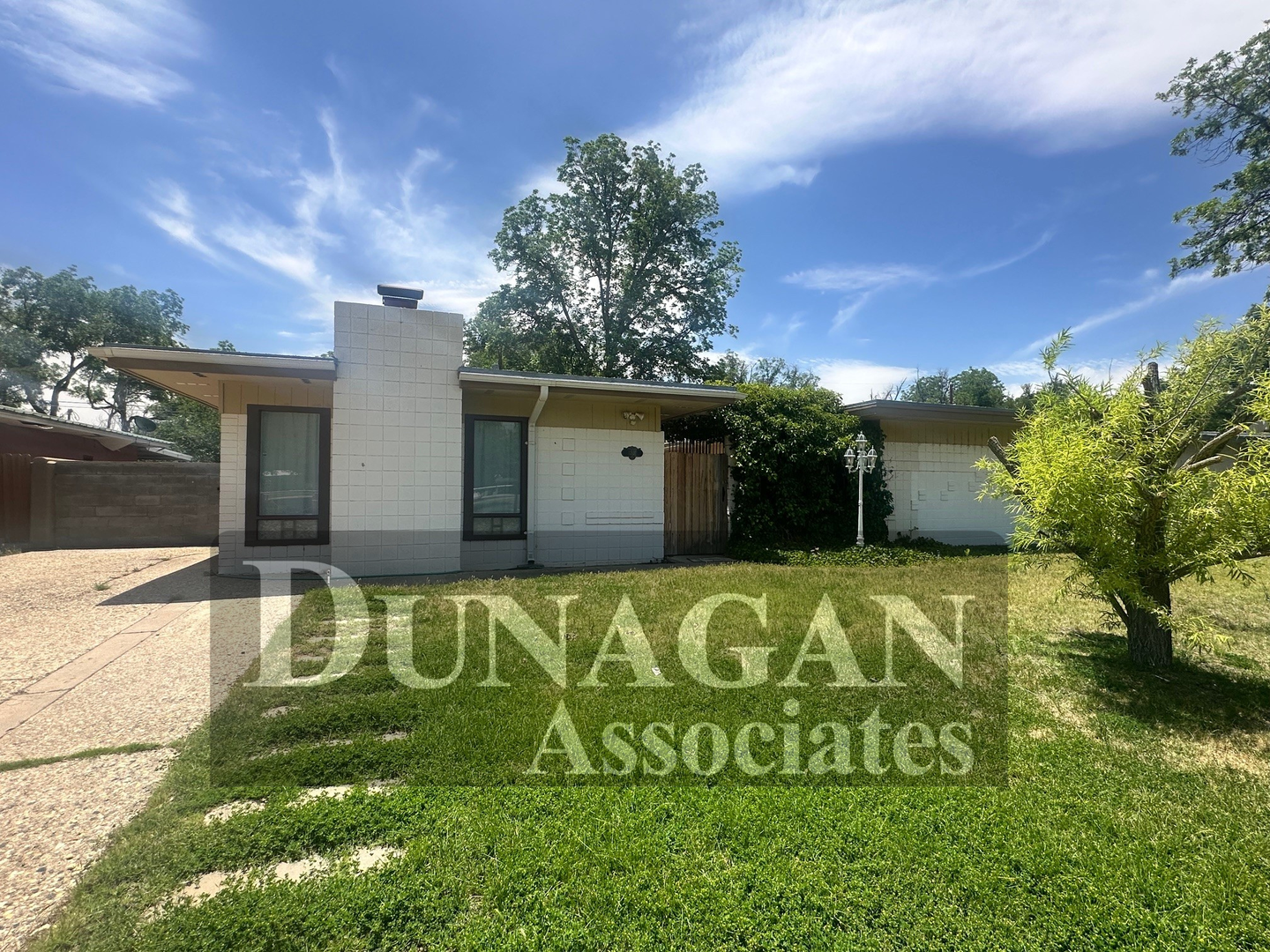 Carlsbad House: 1207 Bryan Circle
