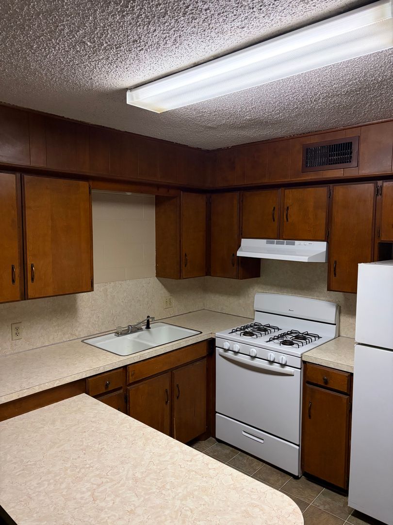 Stillwater Apartment: Washington, Knoblock, or University St.
