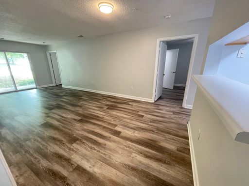 Room Available in September in this newly updated 4 bedroom 4 bath condo near UNC, on busline, UTILITIES AND INTERNET INCLUDED*!!
