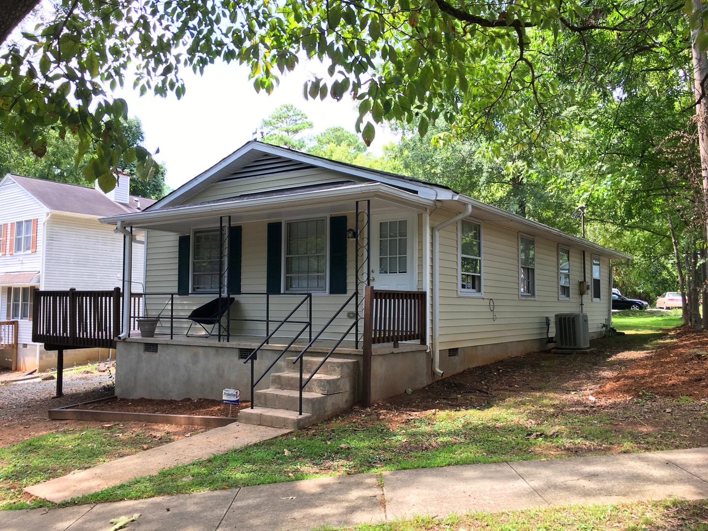 Chapel Hill House: 735 Edwards St