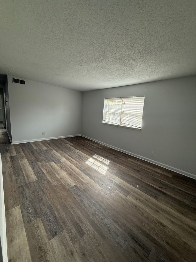 Carrboro House: 501 Jones Ferry Rd