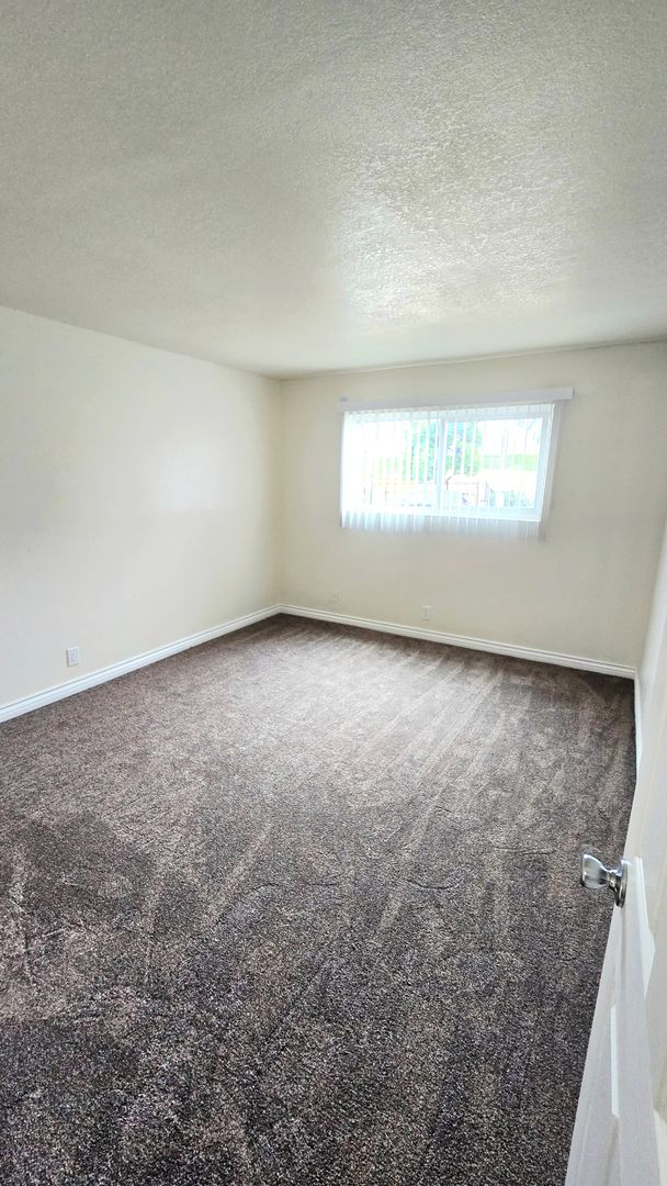 Montclair Apartment: 9433 Mills Ave