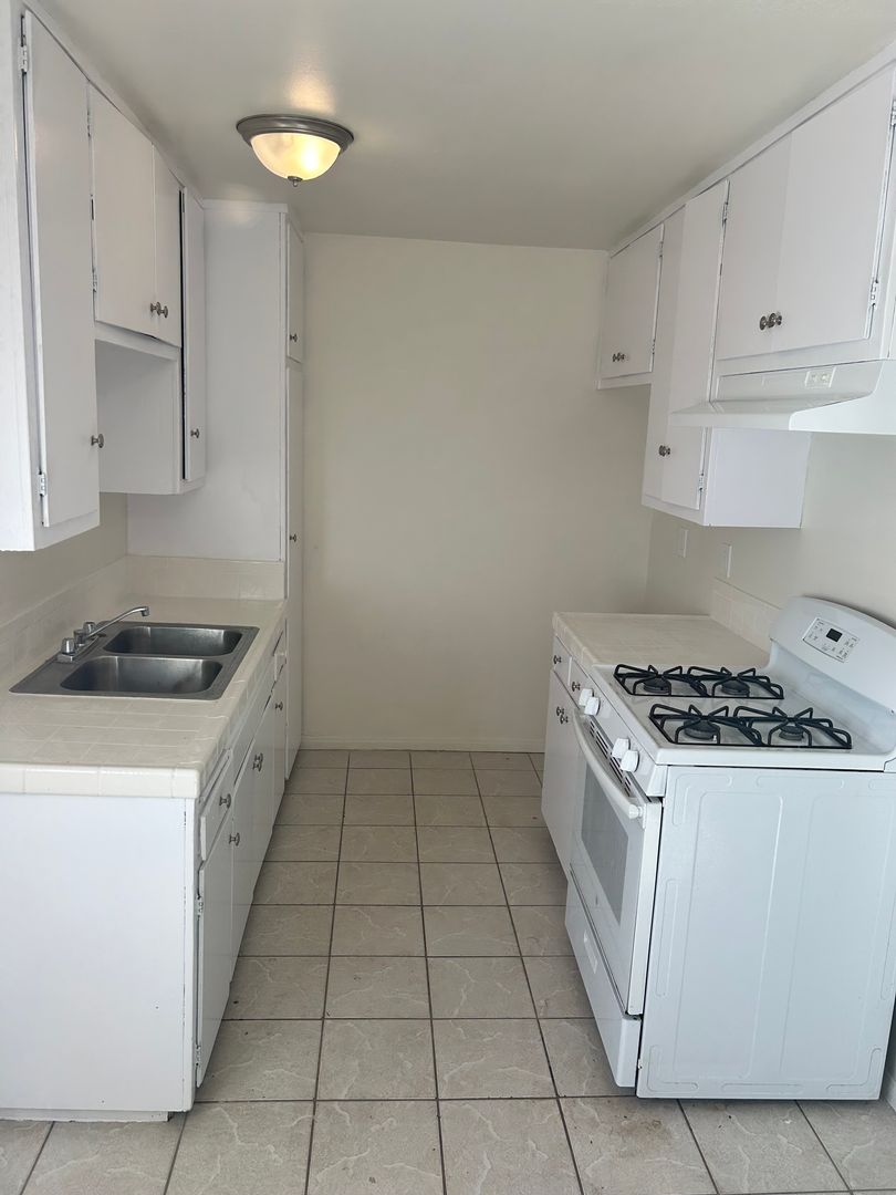 Montclair Apartment: 4623 Canoga Street
