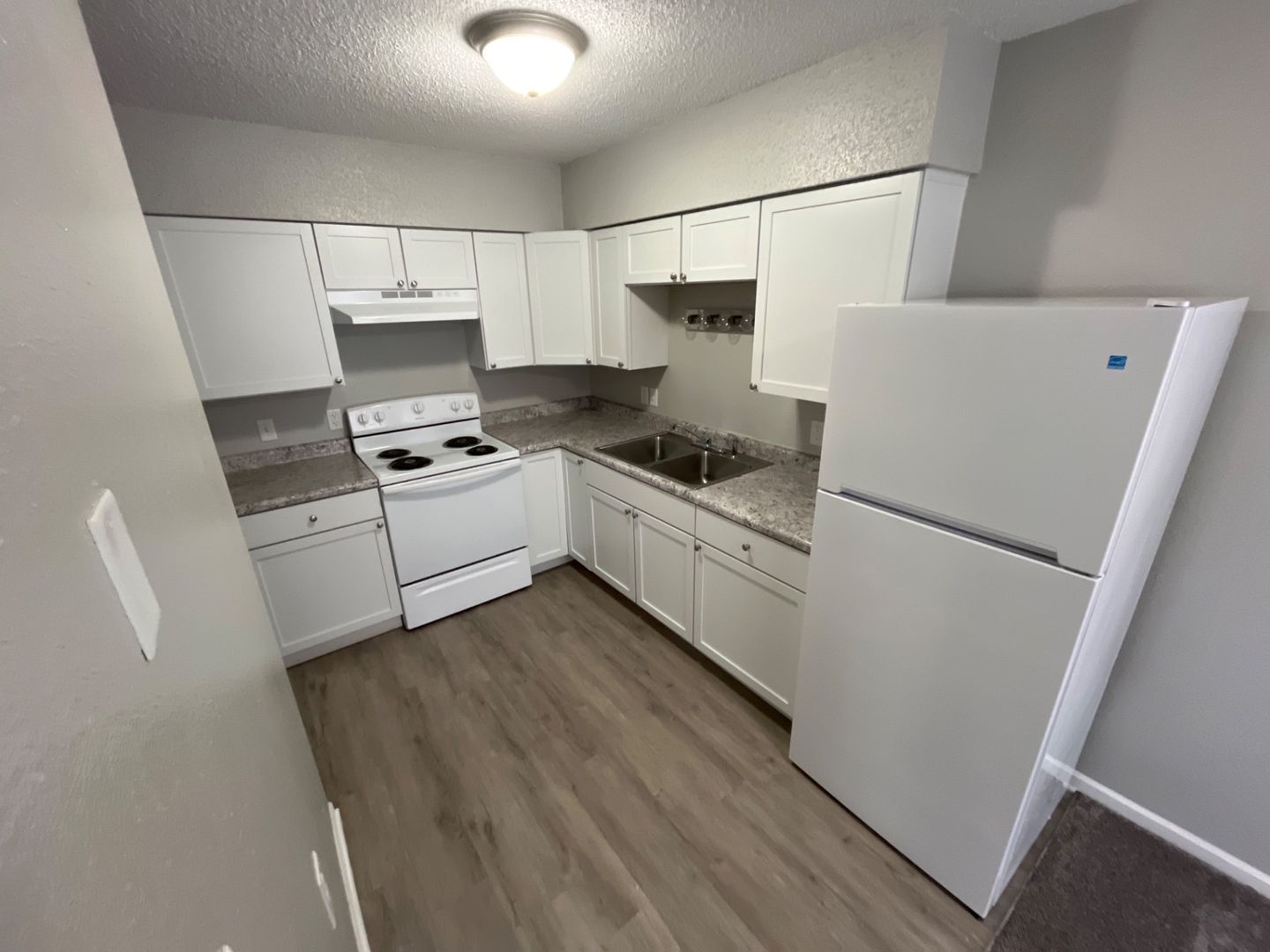 Eldon Apartment: 1105 Jones Ave