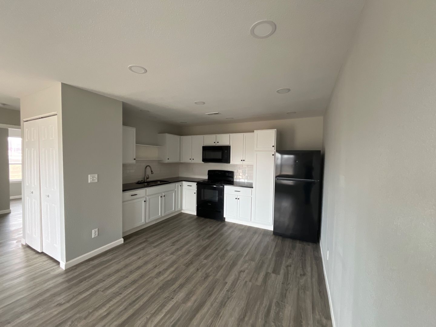 Eldon Apartment: 1208 Jones Ave