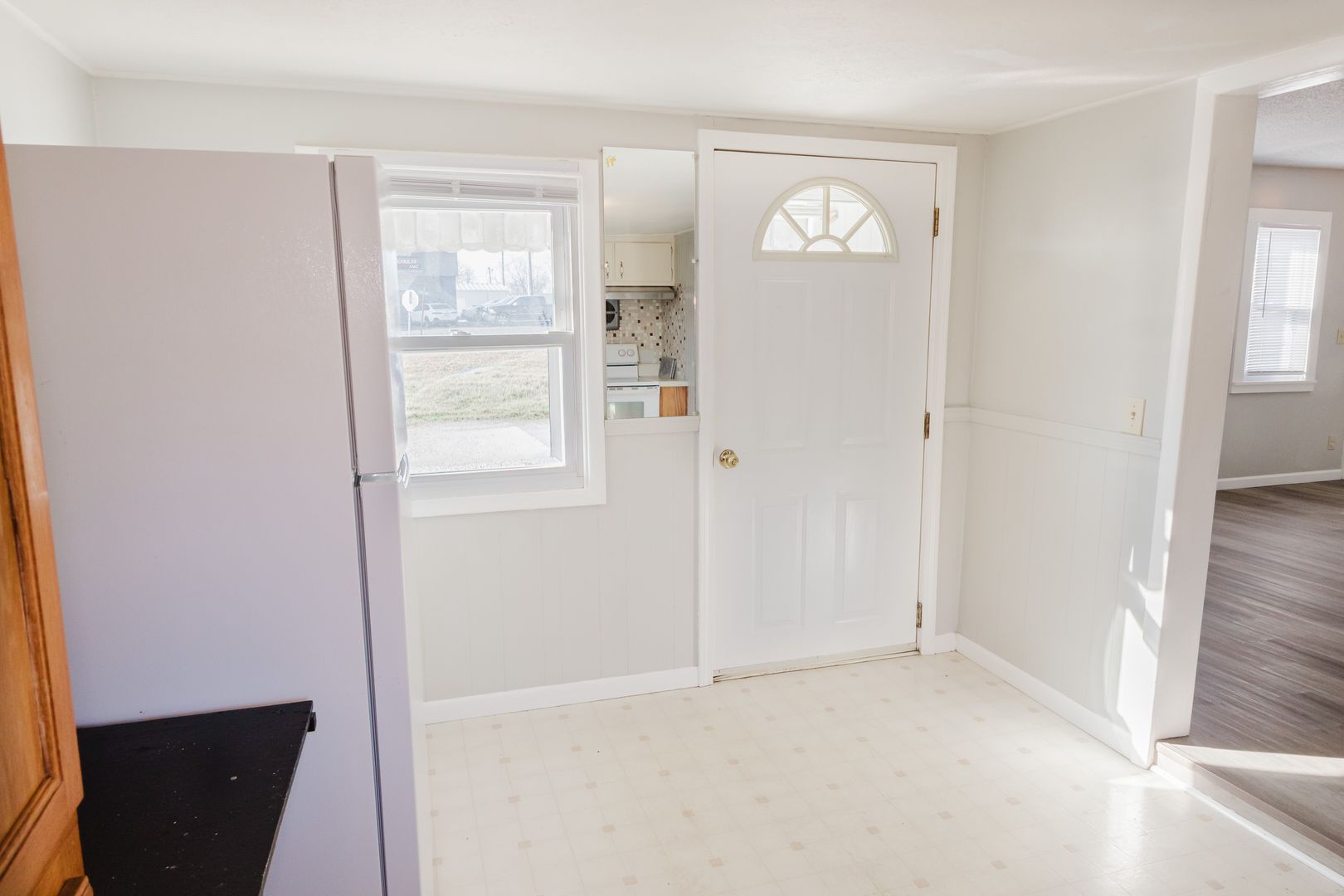 Eldon Apartment: 1306 S bus 54