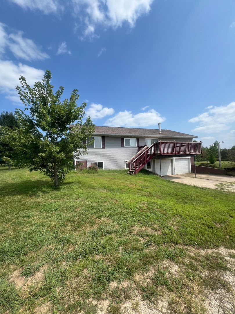 Versailles House: 13929 Harrison Rd