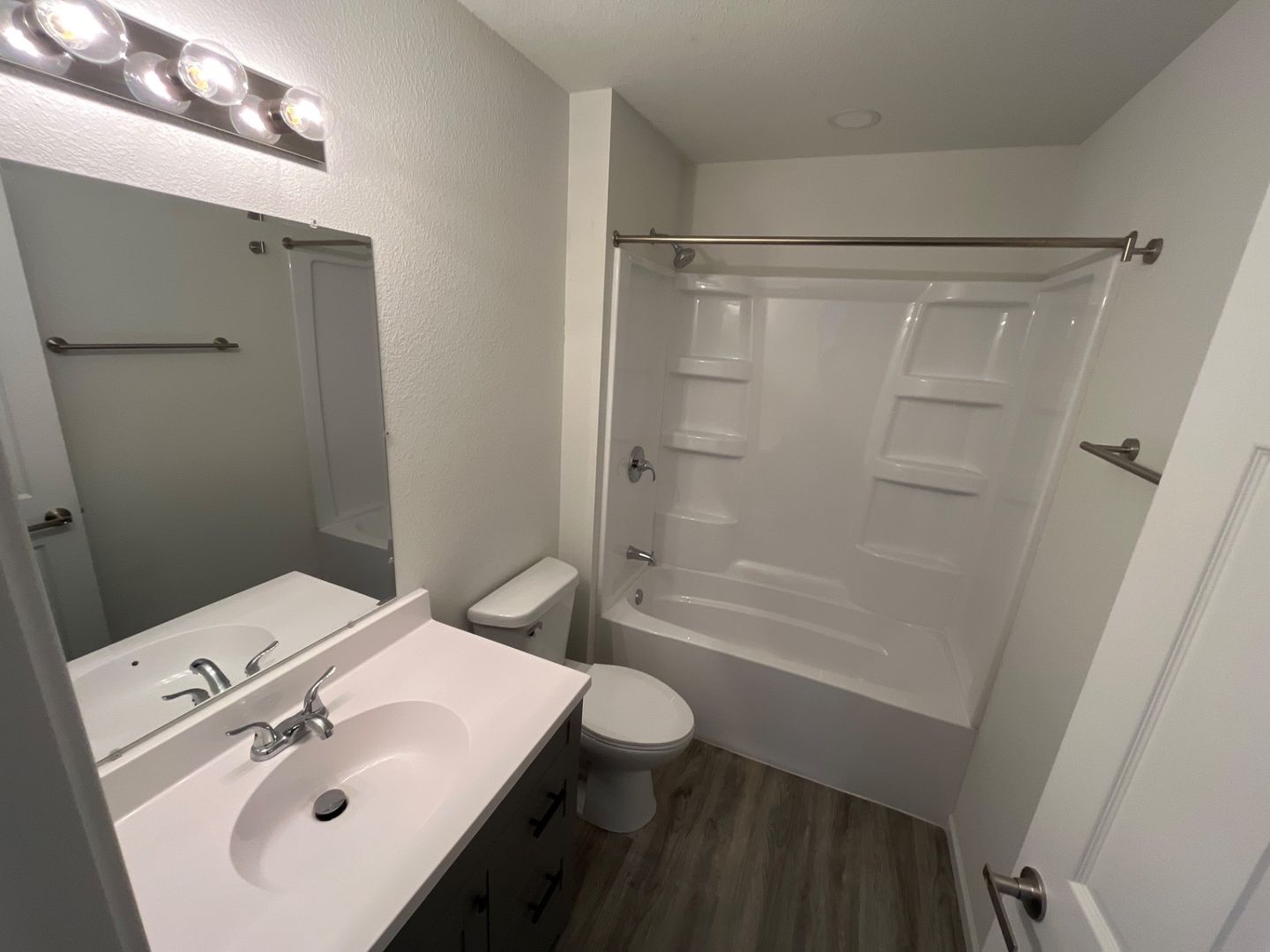 Eldon Apartment: 307 Grant Court