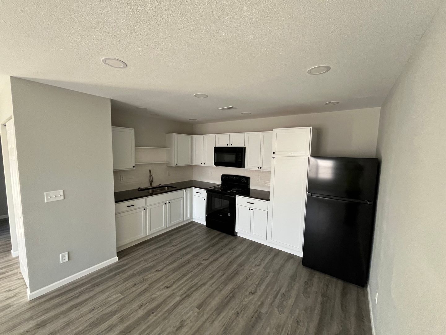 Eldon Apartment: 1202 Jones Ave