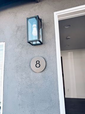 Gorgeous 2 bed 1 bath Fully Renovated Apt – photo 1