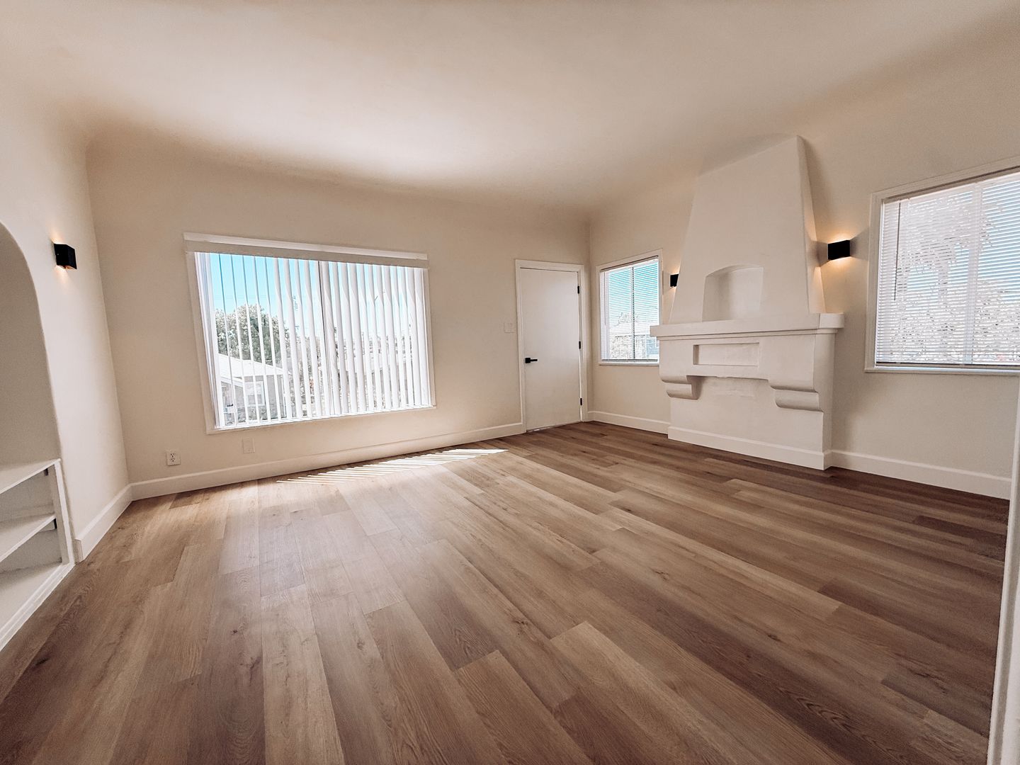 Long Beach Apartment: 1882-1888 Lime Ave.