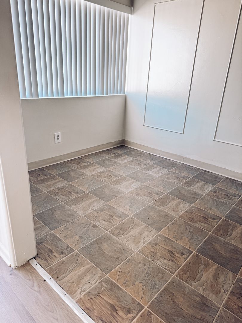 Inglewood Apartment: 1035 Myrtle Ave.