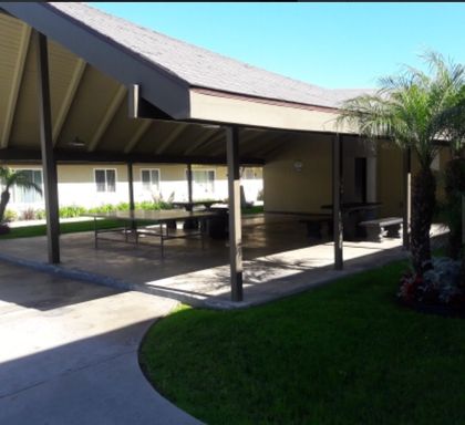 Gorgeous 2 bedroom 1bath apt! – photo 1