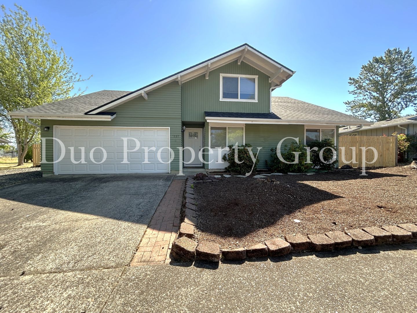 Eugene Apartment: 2035 Harvard Dr.