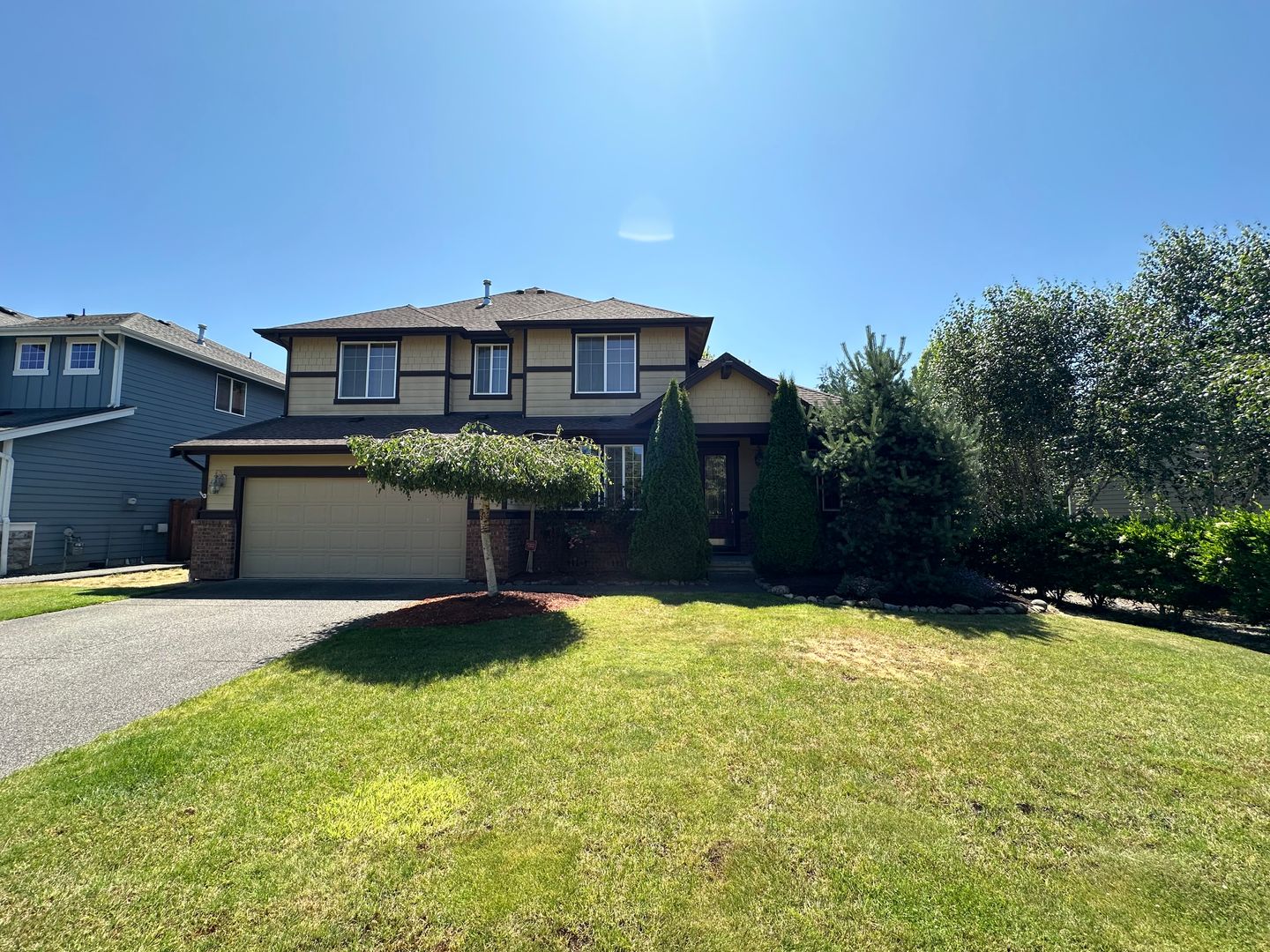 DuPont House: 1961 Nelson Street