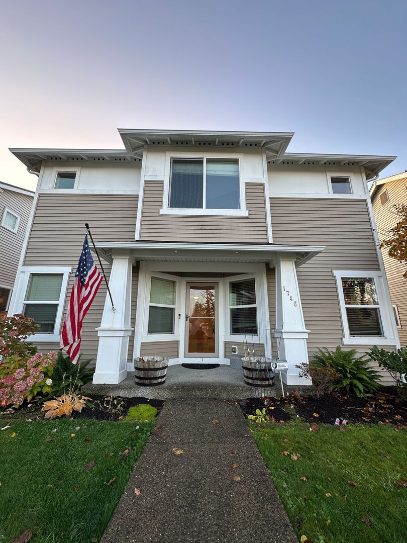 DuPont House: 1746 Cadborough Lane