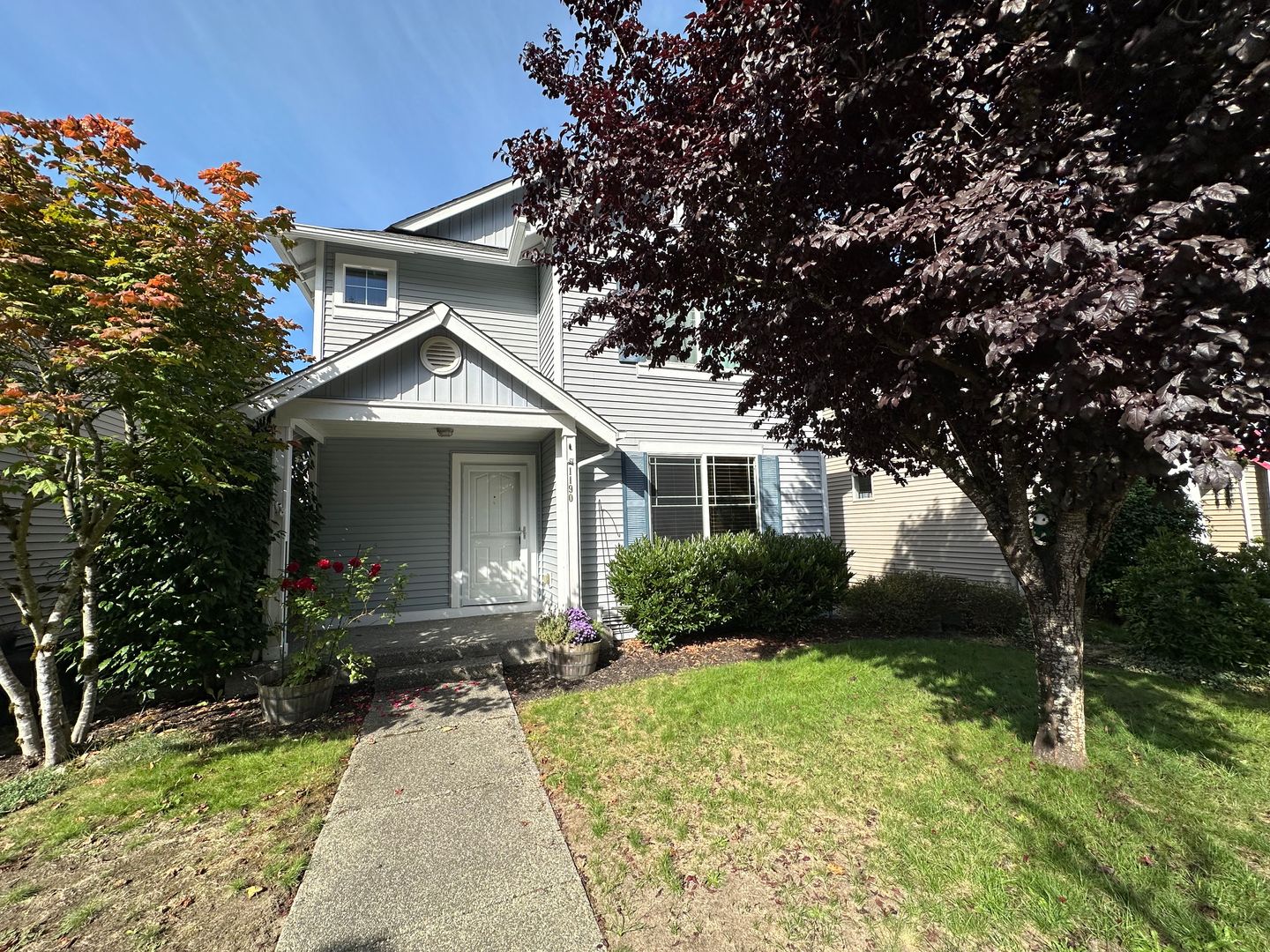 Dupont House: 1190 Griggs St