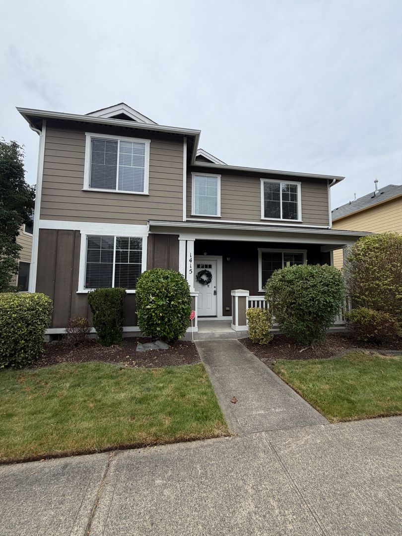 Lacey House: 1415 Grindstone Drive Southeast