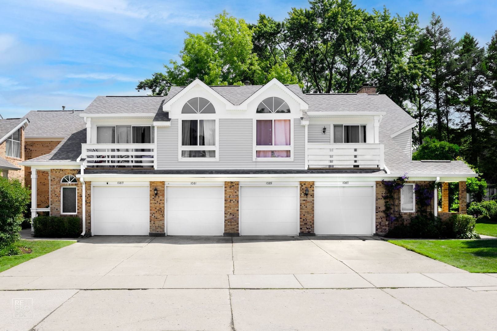 Buffalo Grove Condo available NOW!