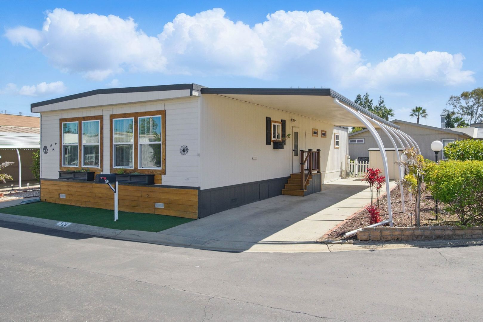 Escondido House: 525 W El Norte Pkwy Spc #126