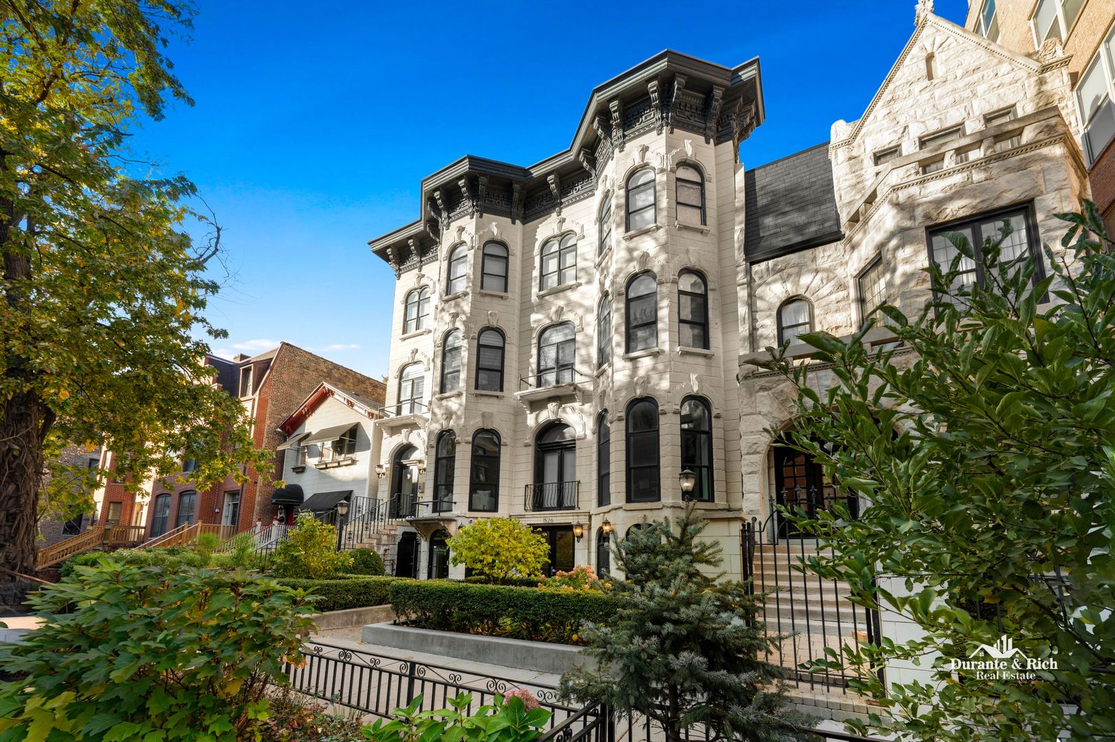 Chicago House: 1526 W. Monroe St., Unit PH4