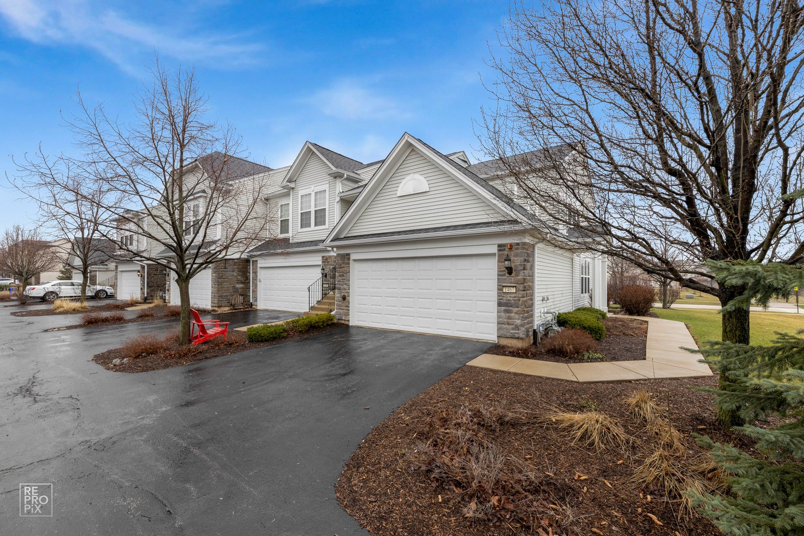 Yorkville House: 1467 Crimson Lane