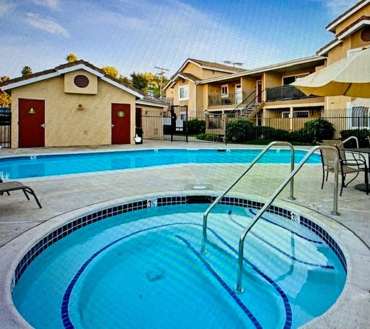Escondido Condo: 495 San Pasqual Valley Rd