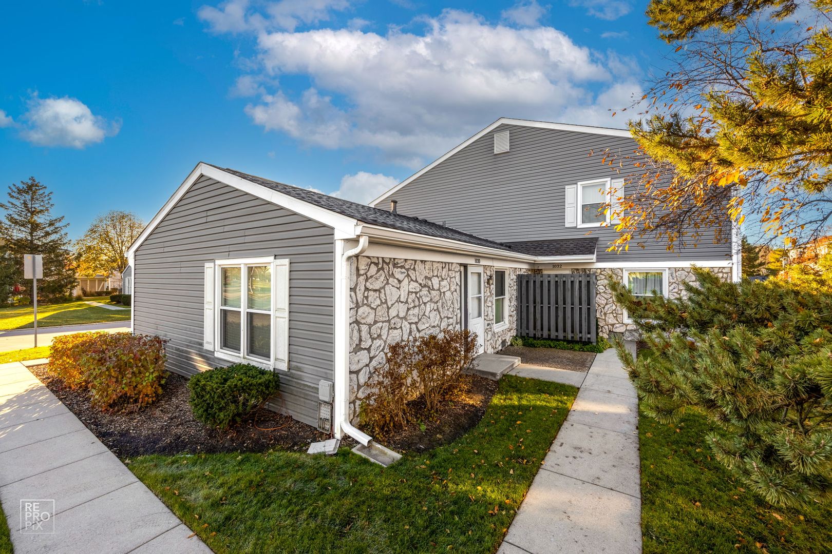 Schaumburg Ranch Two Bedroom One Bath with One Car Garage