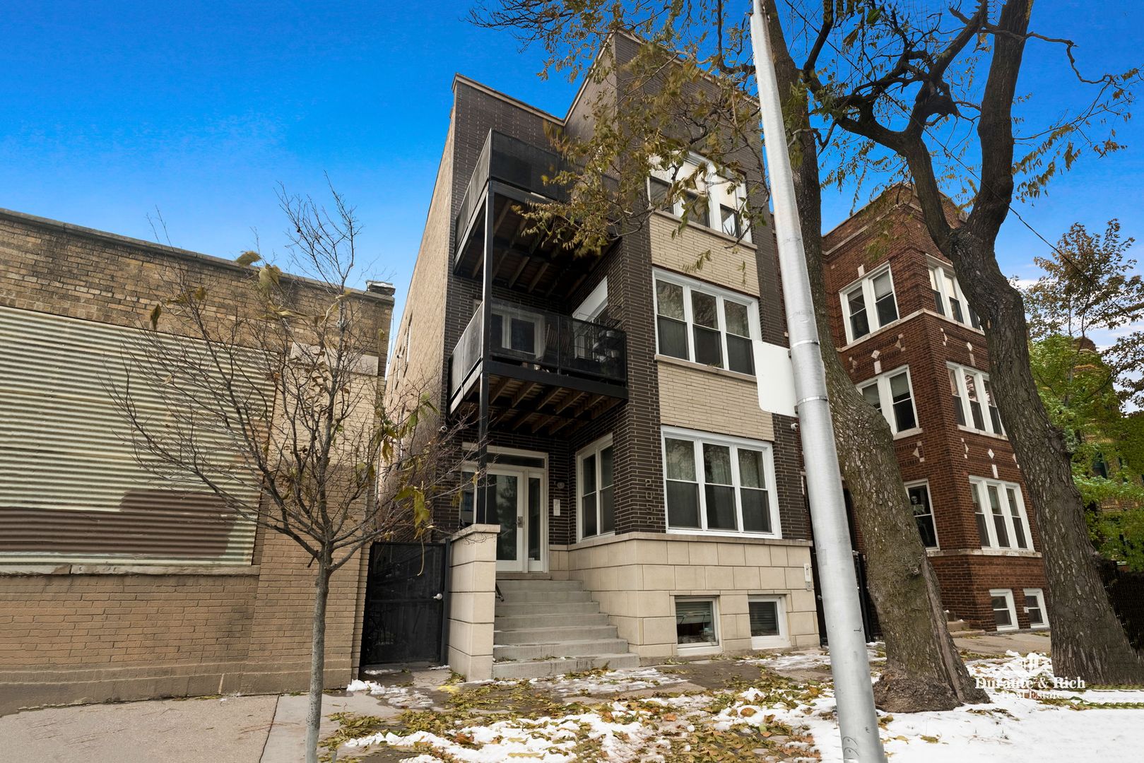 Chicago House: 2052 N. Campbell Ave., Unit #3E