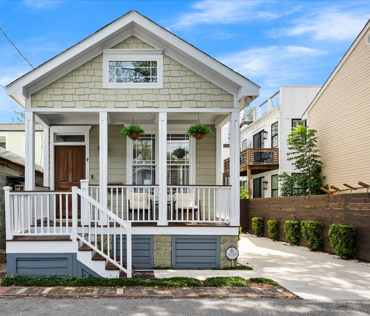 Charleston House: 4 Senate Street