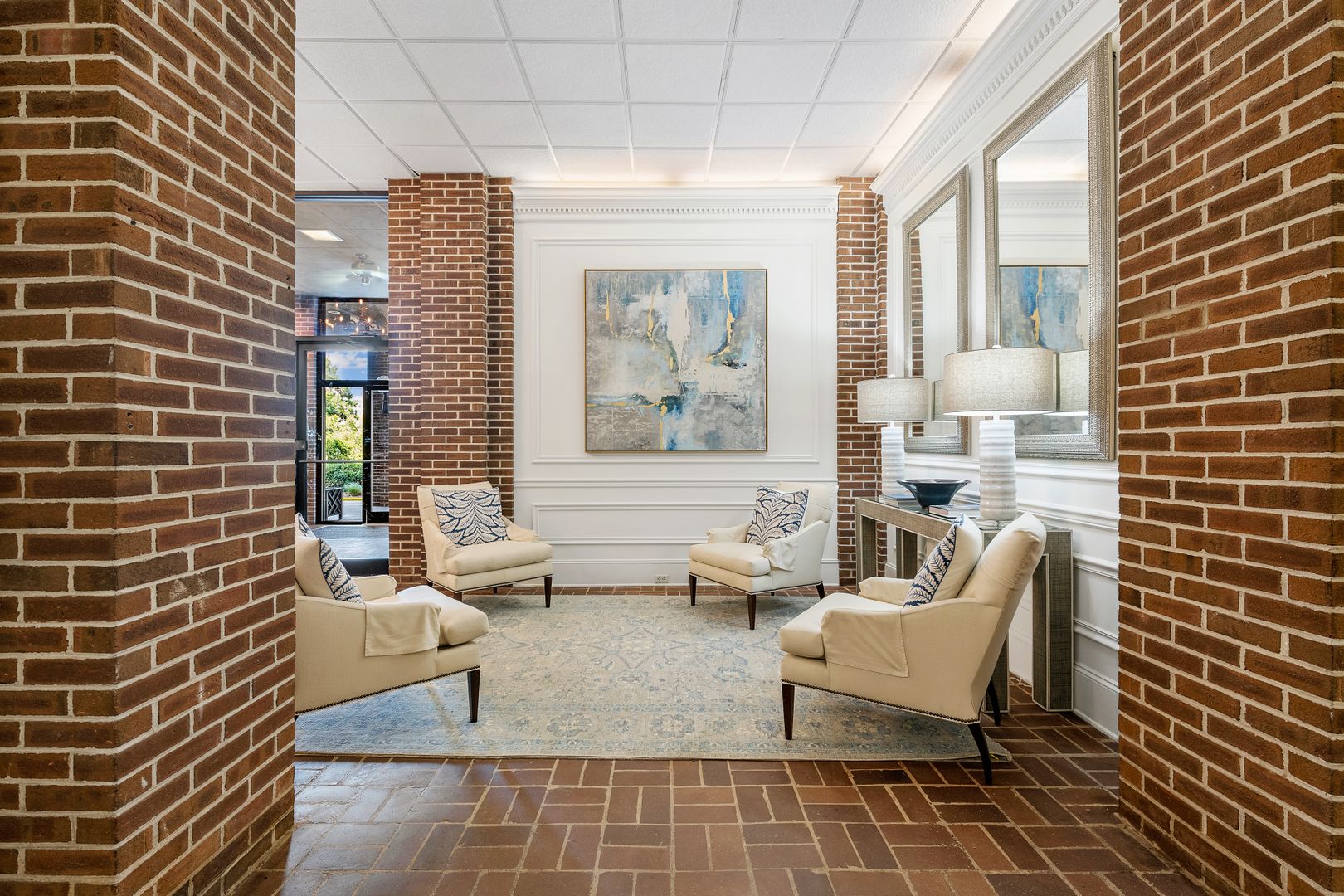 Looking for a stylish and comfortable place to live in downtown