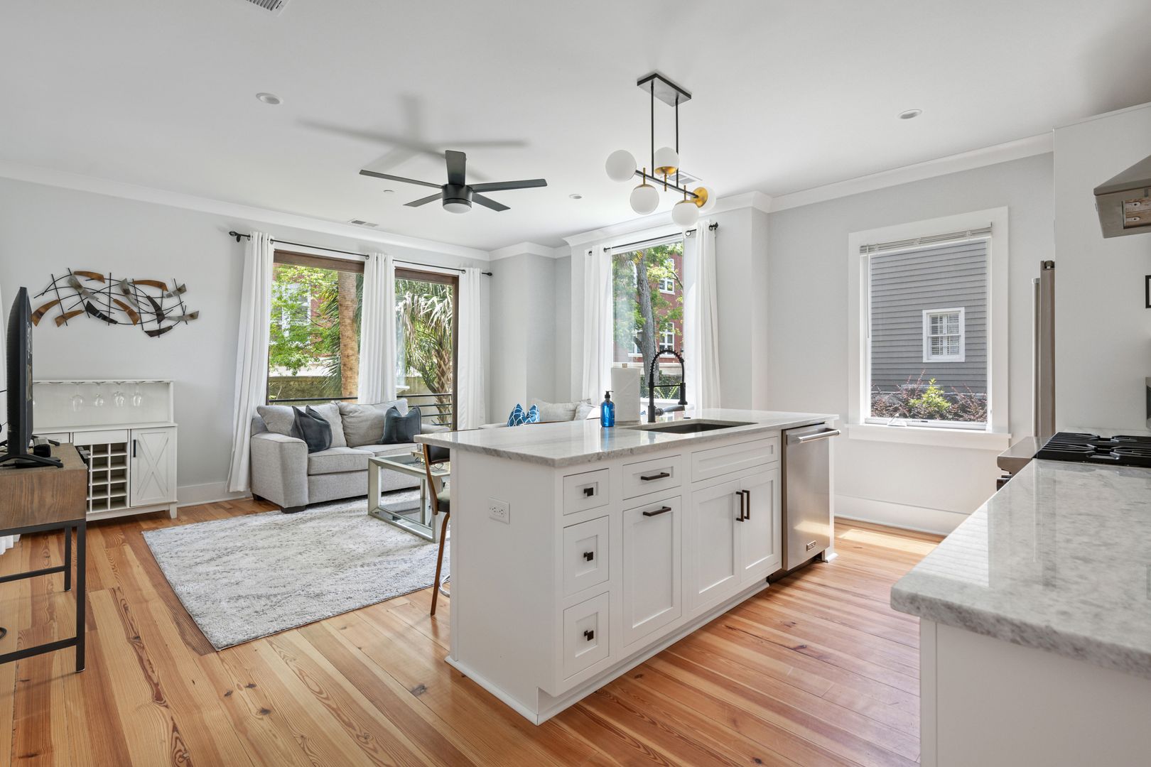 Charleston House: 21 Charlotte Street