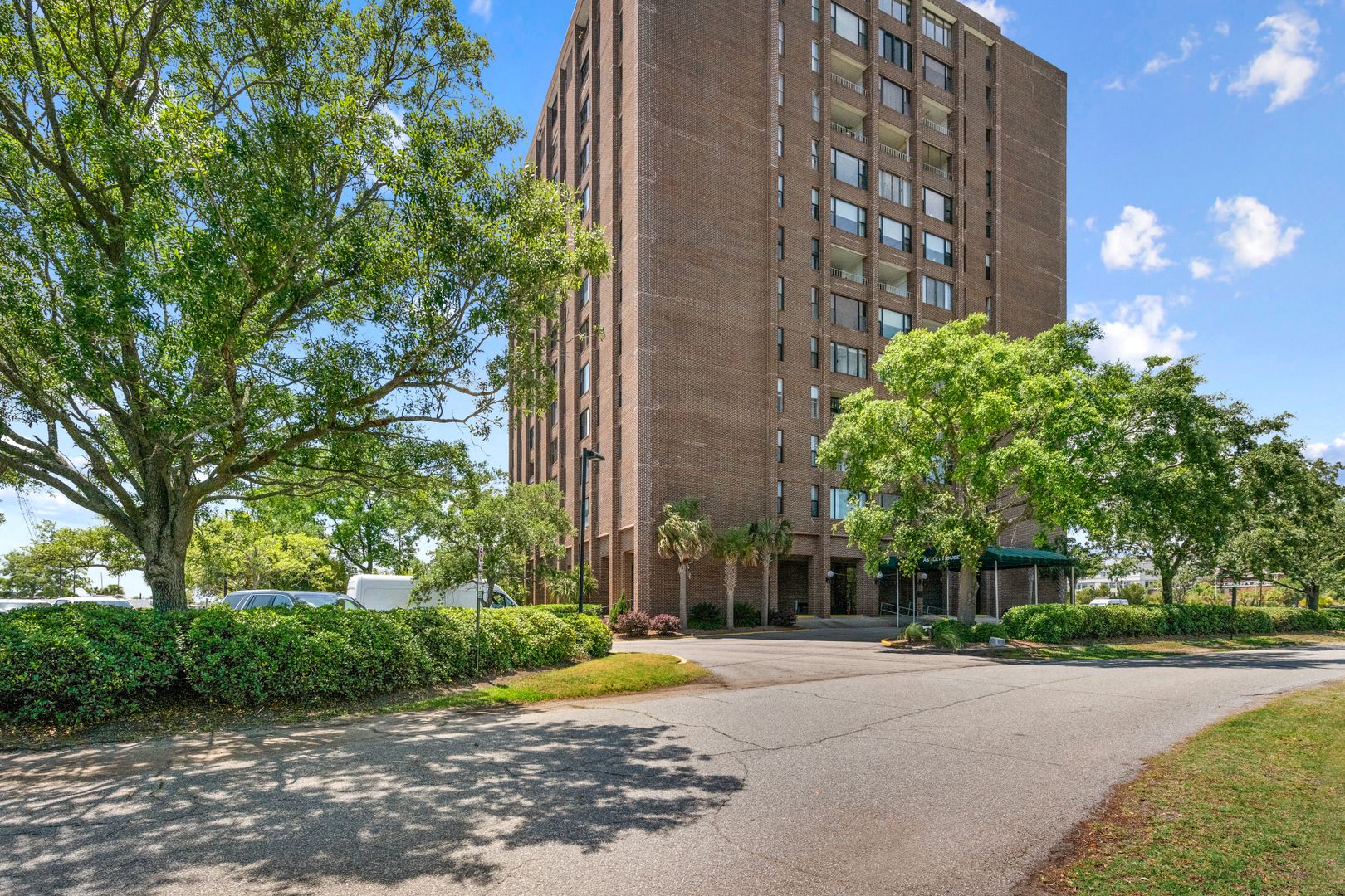 Looking for a stylish and comfortable place to live in downtown