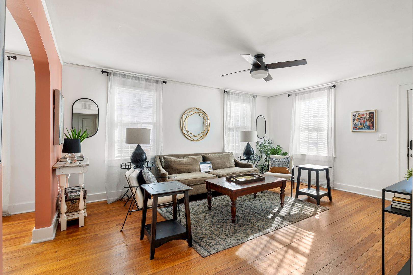 Charleston House: 20 Dunnemann Avenue