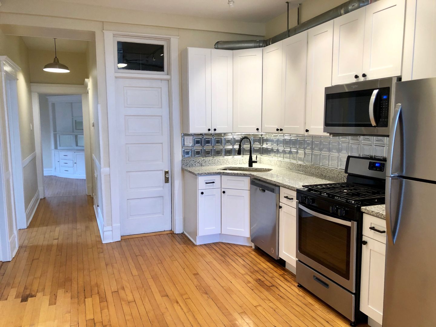 Chicago Apartment: 2241 W 21st St