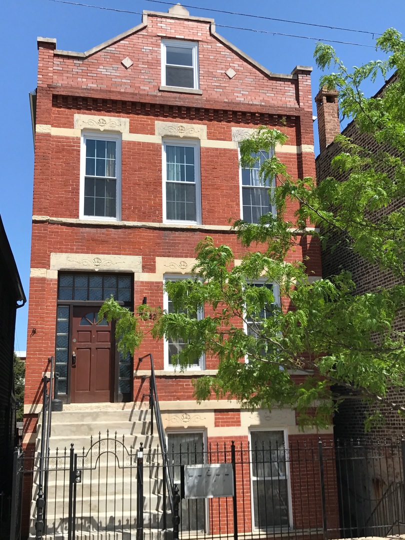 Chicago Apartment: 1643 S Throop