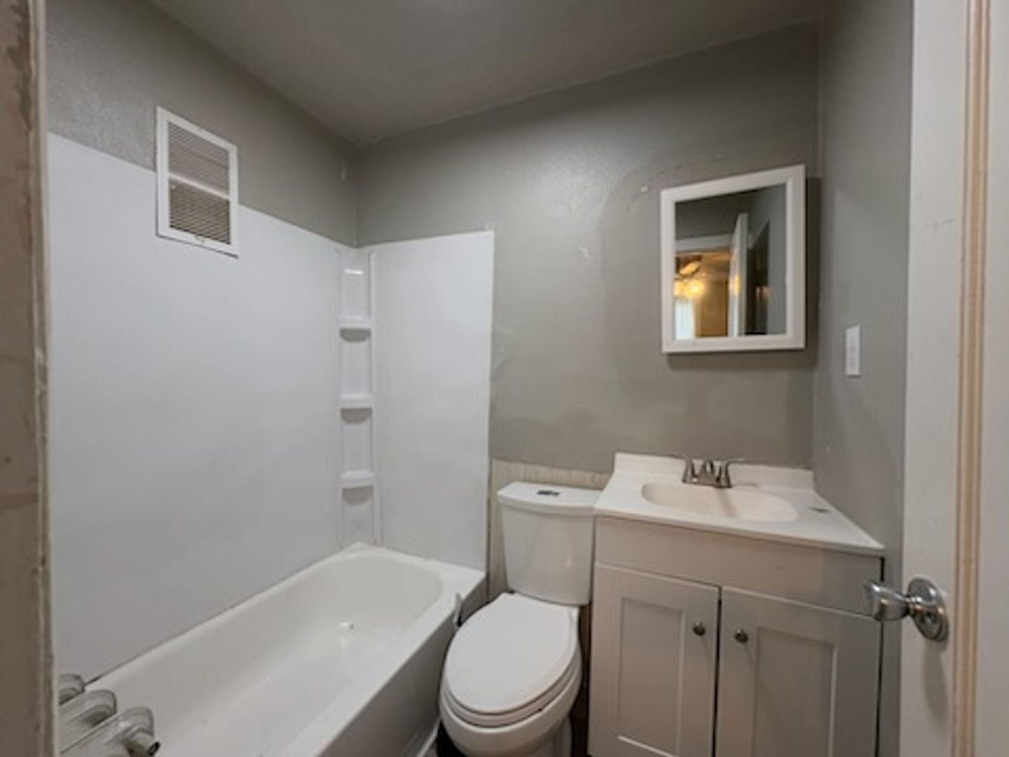 Omaha Apartment: 4602 Cass St