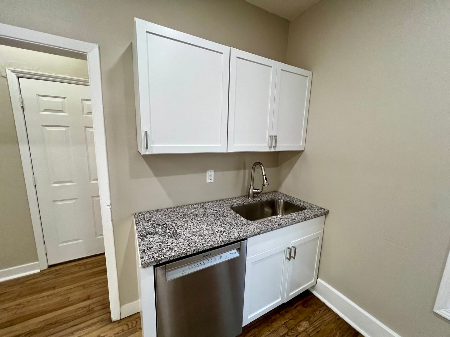 Omaha Apartment: 502 William