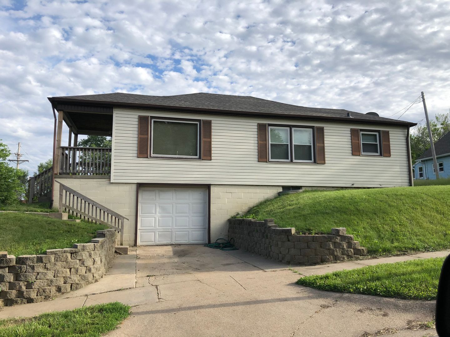 Omaha House: 4524 N 37th St