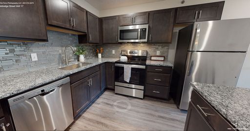 Fully Remodeled 1 Bed Apartment - UNL East – photo 1