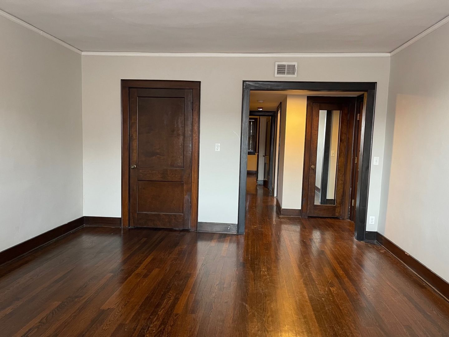 Omaha Apartment: 808 N 33rd St