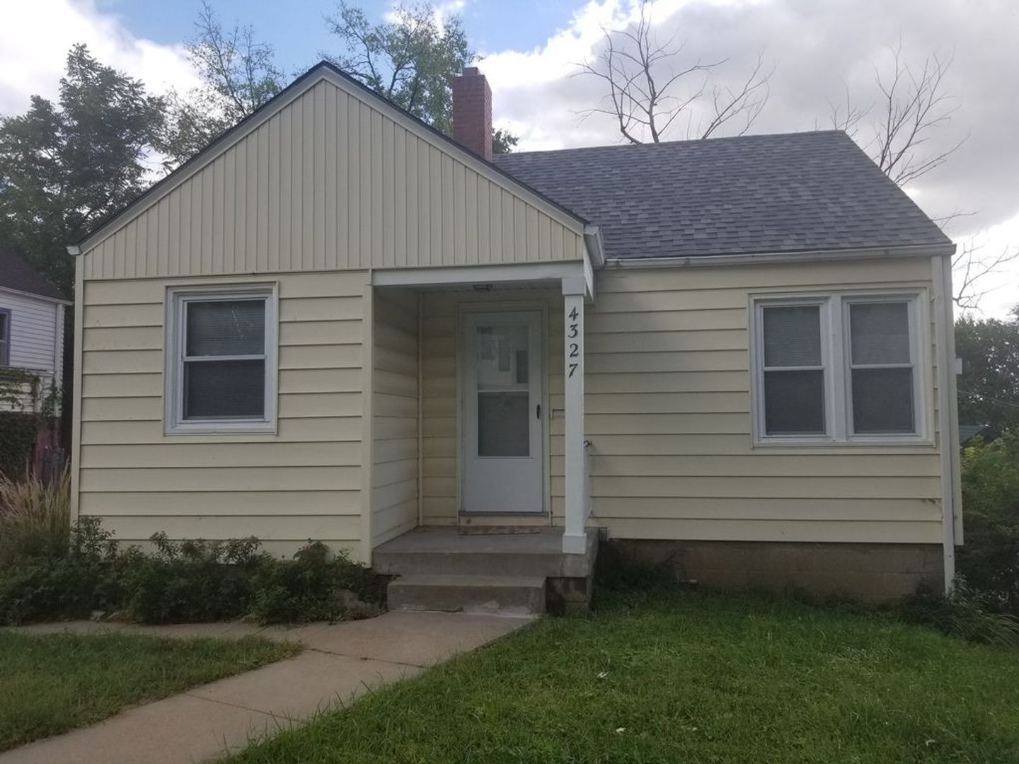 Omaha House: 4327 Larimore Ave