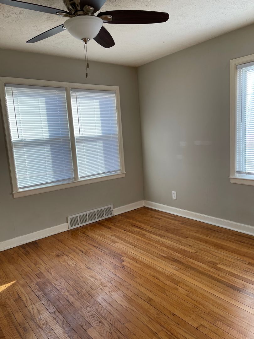 Omaha Apartment: 820 N 46th St
